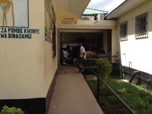 Tanzania MMT clinic Apr 2014 4